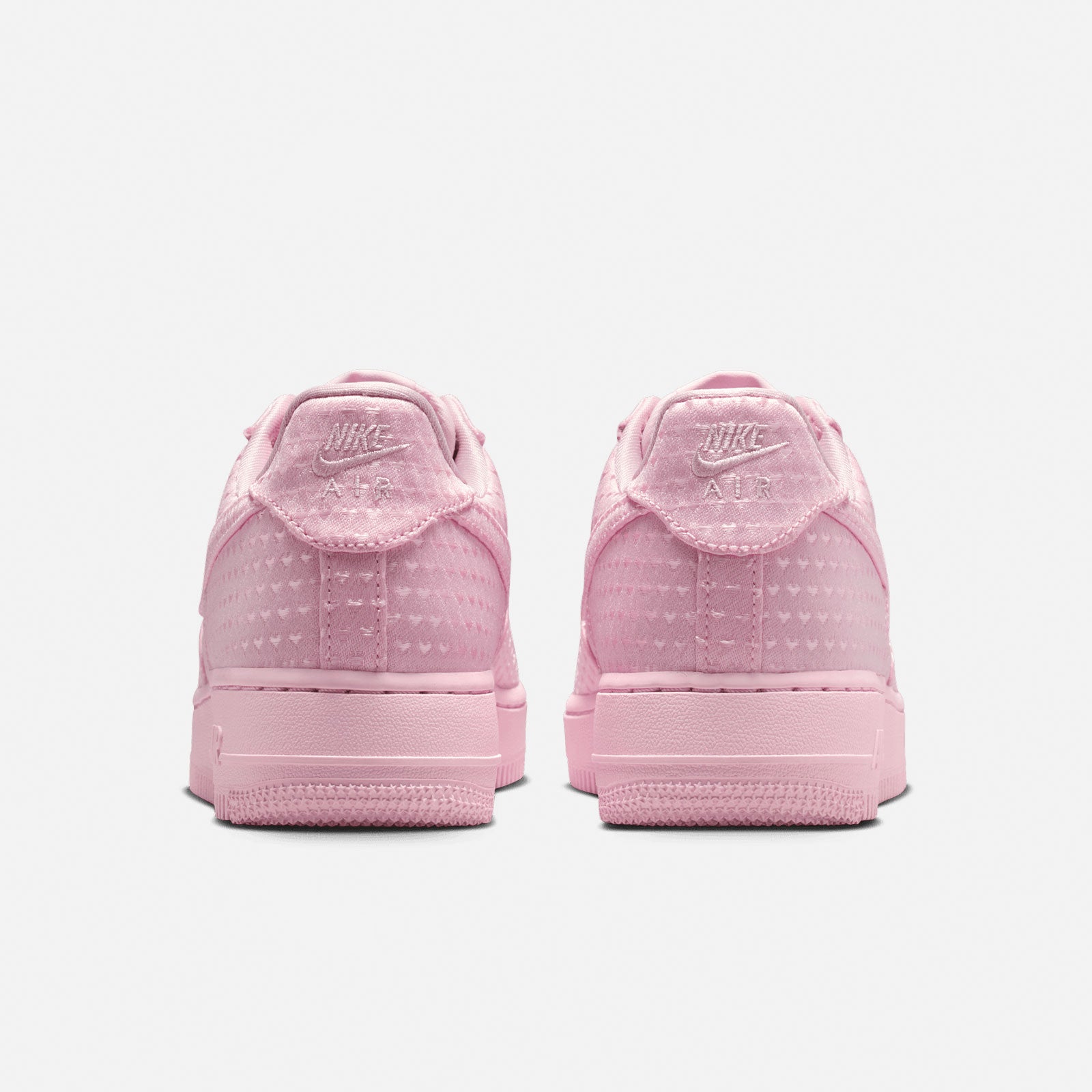 Air Force 1 07 SE Valentine s Day IQ9965 601