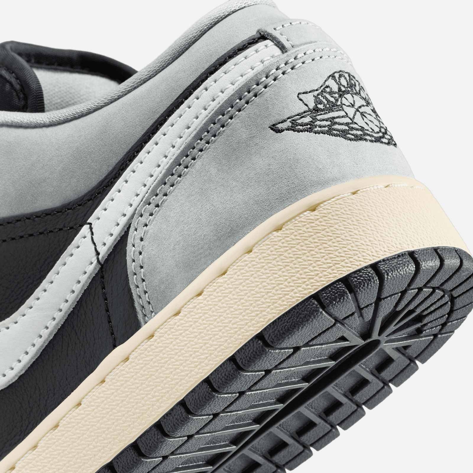 Air Jordan 1 Low SE HQ2021 012