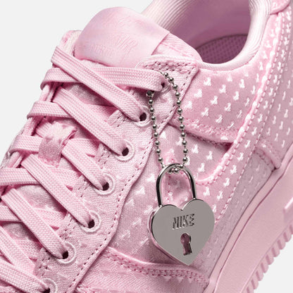 Air Force 1 07 SE Valentine s Day IQ9965 601