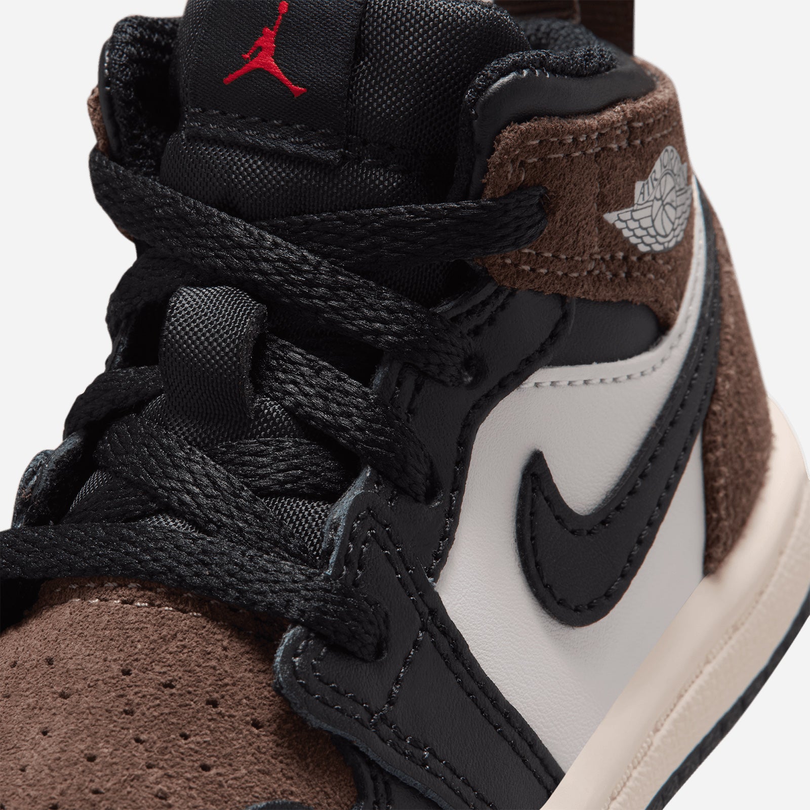 Jordan 1 Mid DQ8425 007